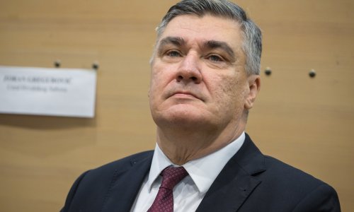 Milanović u Novoj Gradiški: 'Čeka nas serija kupovine tuđeg oružja'
