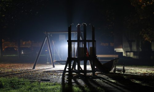 Maskirana skupina napala 15-godišnjaka: 'Imao je skupu jaknu i najnoviji iPhone'