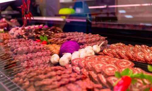 Povlači se popularno mesno jelo: U njemu pronađena opasna bakterija