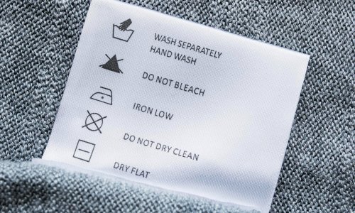 Znate li što znači znak trokuta na etiketama? Ako ga zanemarite, možete uništiti odjeću zauvijek