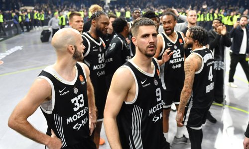 Beograd ovo ne pamti! Pogledajte kako krcata dvorana navijača Partizana cijelu utakmicu žestoko zviždi Partizanu