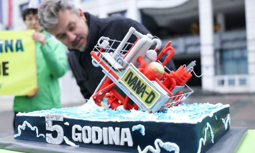 Greenpeace prosvjedovao ispred INA-e zbog plinske platforme u Jadranu: Evo što su im odgovorili