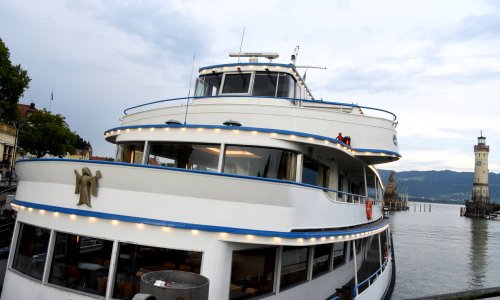 Putnički brod udario u most na jugu Njemačke, nema ozlijeđenih