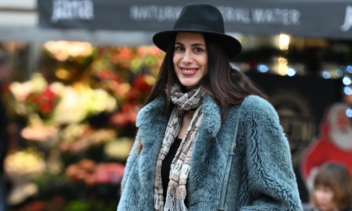 Tamnokosu ljepoticu iz 'Kumova' nemoguće je ne primijetiti, a tek u tim čizmama...