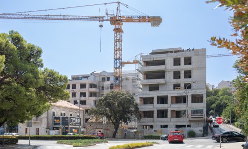 Država gradi tisuće stanova: Pomoć mladima ili recept za getoizaciju?