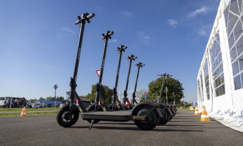 Maloljetnica pala s električnog romobila, teško je ozlijeđena