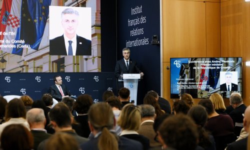[VIDEO] Plenković održao predavanje na francuskom, pitali ga i o Thompsonu