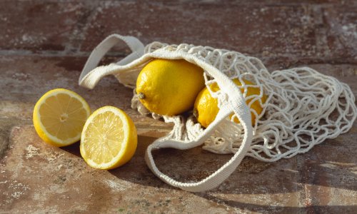 Gdje držati limune da izdrže tjednima? Postoji rješenje za cijele i prerezane plodove