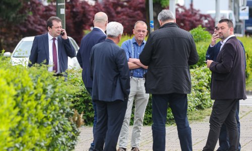 Novi desničarski savez nije ni sklopljen, a već ga je napustila jedna stranka