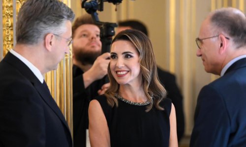 Tiha elegancija u Parizu: Ana Maslać Plenković zadivila u besprijekorno profinjenom looku