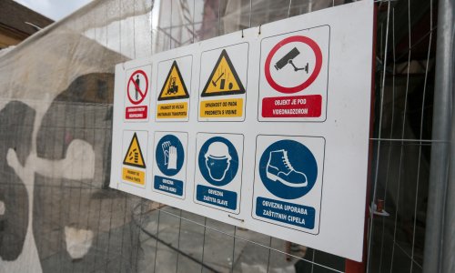 Strani radnik teško ozlijeđen pri padu sa skele u Zagrebu