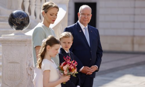 Društvene mreže 'gore' zbog blagdanske kreacije princeze Charlene
