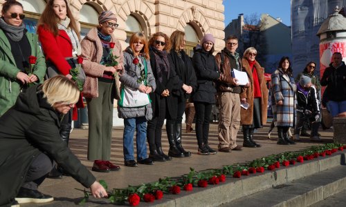 Predana peticija protiv molitelja na trgovima: U centru Zagreba ponovno ruže za ubijene žene
