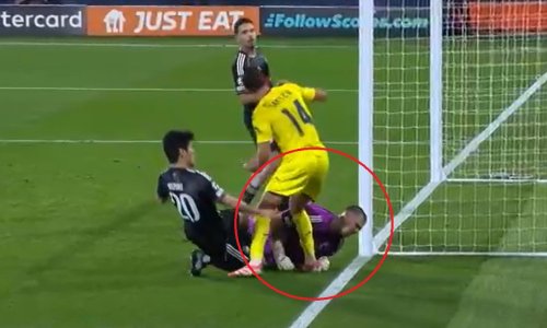 Nevolje za golmana Vatrenih; navijači mu prijete smrću, a sada mu i protivnik nagazio ruku