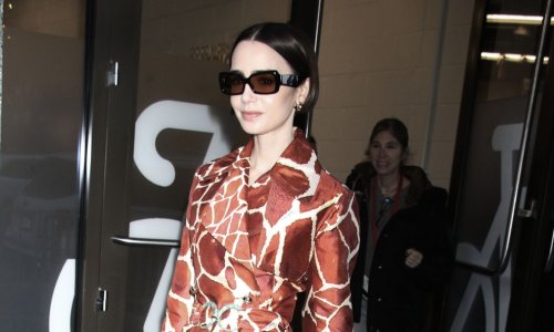 Ovakav stajling nosila bi i Carrie Bradshaw: Zvijezda 'Emily u Parizu' izazvala pomutnju