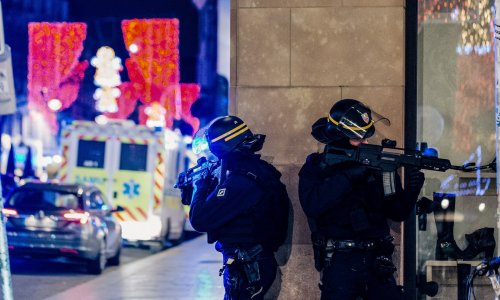 Strava na Adventu u Njemačkoj: Tinejdžer izboden nožem, napadač u bijegu