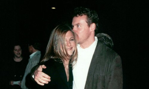 Nekad je bio tiha patnja milijuna žena: Bivšeg dečka Jennifer Aniston danas bi jedva prepoznali