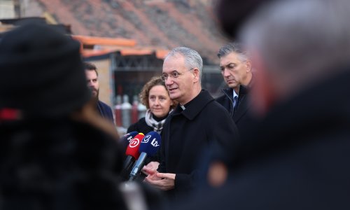 Zagrebački nadbiskup: Obitelji su sve više dezorijentirane