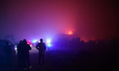 Veliki požar u pogonu CIAK-a pokraj Zaboka: Čuju se detonacije, ljude se moli da zatvore prozore