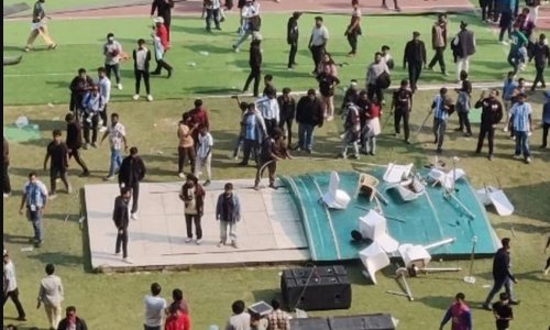 Lionel Messi izazvao kaos u Indiji: Pogledajte kako su bijesni navijači demolirali stadion