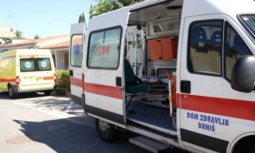 Pobuna u Drnišu zbog liječnika iz Irana: 'Uključio je ChatGPT da se ne osramoti'