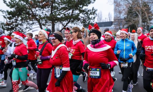 FOTO Zagreb Advent Run okupio tisuće kostimiranih trkača