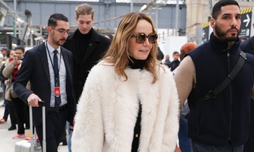 Najpoželjniji kaput sezone osvojio je i zvijezdu serije 'Emily u Parizu'