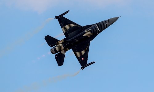 Drama na Crnom moru: Turski F-16 srušio dron koji je izgubio kontrolu