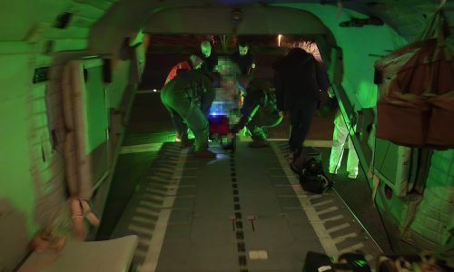 Tek rođeni blizanci u inkubatoru helikopterom su uspješno prevezeni u Split