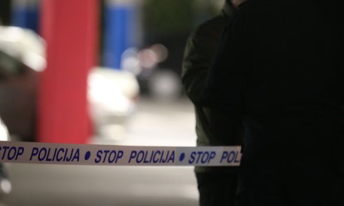 Policajci iz gorućeg stana u Solinu spasili muškarca