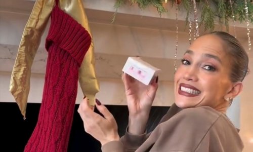 J.Lo otvorila vrata svog raskošnog doma: Zbog ovog detalja čak i božićno drvce pada u drugi plan