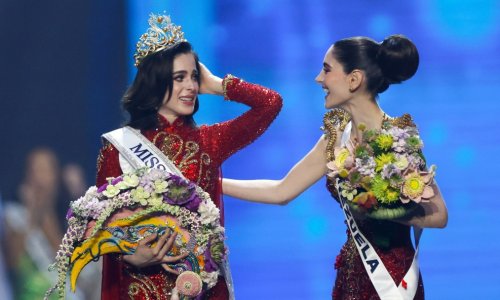 Pobjednica Miss Universea šokirala reakcijom: Tjelohranitelj ju je odnio s pozornice