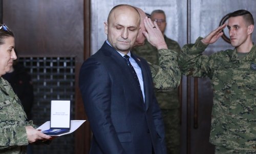 Anušić uručio medalja pripadnicima HV-a za pomoć civilima i potragu za nestalima