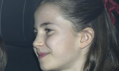 Zašto svi pričaju o božićnoj haljini princeze Charlotte? Pogledajte ovaj chic blagdanski look