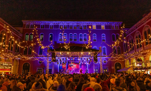 Advent u toplini juga: Ovdje se kuhano vino pije pod palmama, a ne pod šalom