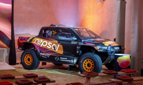 Ovo je novi DKR GR Hilux: TOYOTA GAZOO Racing i Repsol predstavili posade za najteži reli na svijetu