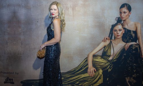 Barbara Kolar u čarobnoj haljini savršenoj za blagdane izgleda poput holivudske dive