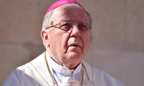 Slunj otkrio poprsje svojeg prvog biskupa, prije pet godina preminuo od koronavirusa
