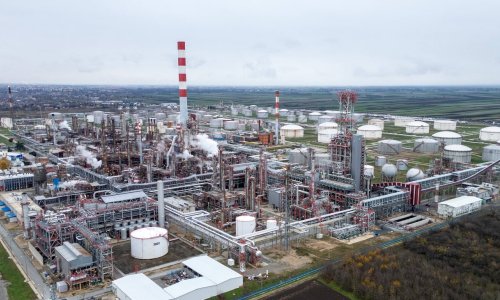 Vode se razgovori: MOL preuzima Naftnu industriju Srbije?