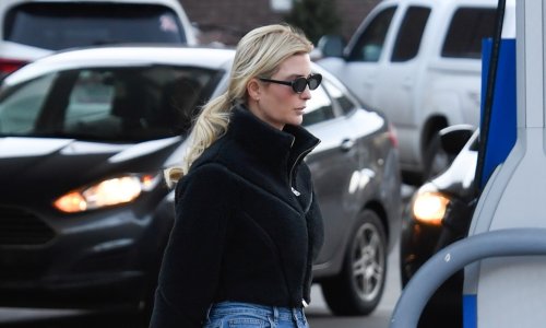 Hit tenisice umjesto čizama: Ivanka Trump privukla pozornost ležernim izdanjem