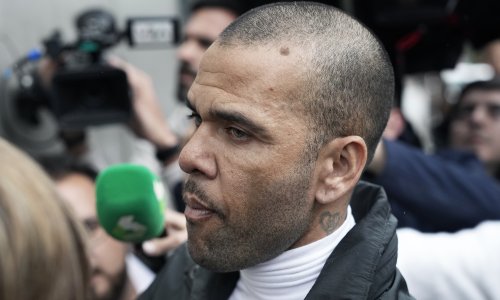 Legendarni Dani Alves kupuje portugalskog trećeligaša