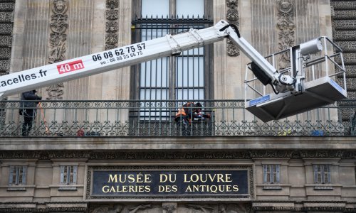 Louvre ima nove mjere sigurnosti - stigla velika metalna rešetka