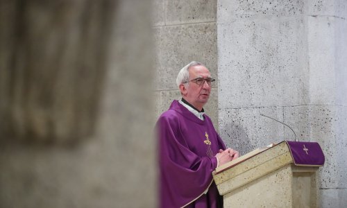 Biskup Gorski predvodio misu zornicu i blagoslov Zagrebačke katedrale