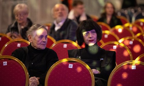 Mirela Holy uhvaćena u posebnom društvu na koncertu u zagrebačkoj Areni