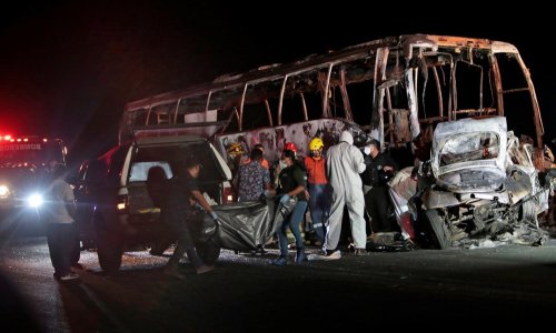 U prometnoj nesreći najmanje deset mrtvih i 30 ozlijeđenih