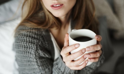 Kava ili čaj? Jedno vam čuva kosti, a drugo ih uništava ako prijeđete ovu granicu