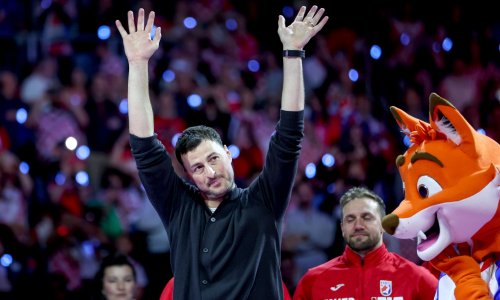 Domagoj Duvnjak oduševio navijače: Ostajem, makar i na štakama