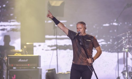 Thompson poručio uoči koncerta: 'Čuvajmo jedni druge'