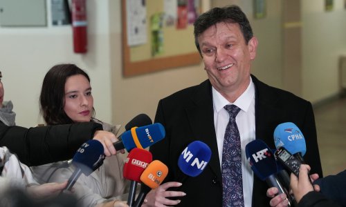 Dok čeka ishod utrke za predsjednika RS: Blanuša izabran za čelnika SDS-a