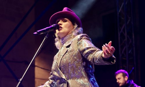 Efektan kaput u prvom planu: Vanna servirala blagdanski glamur u Splitu